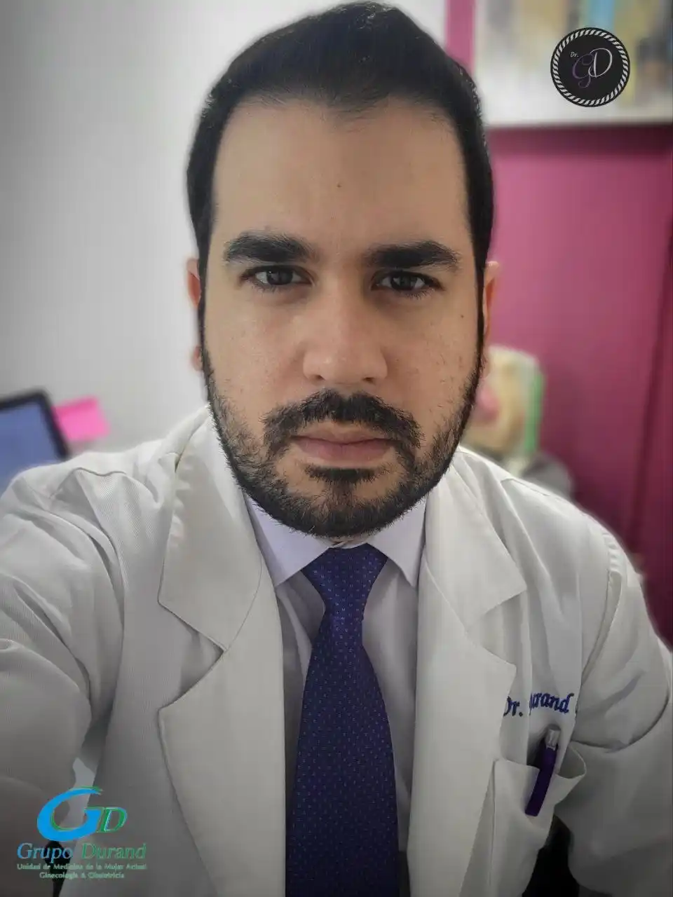Dr. Gustavo Durand, ginecólogo obstetra, en su consultorio de Cagua